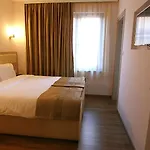 Vlaho Hotel