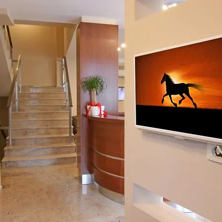 Vlaho Hotel 3*