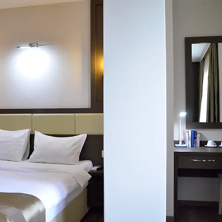 Vlaho Hotel 3*