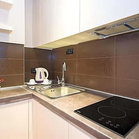 Vlaho Hotel 3*