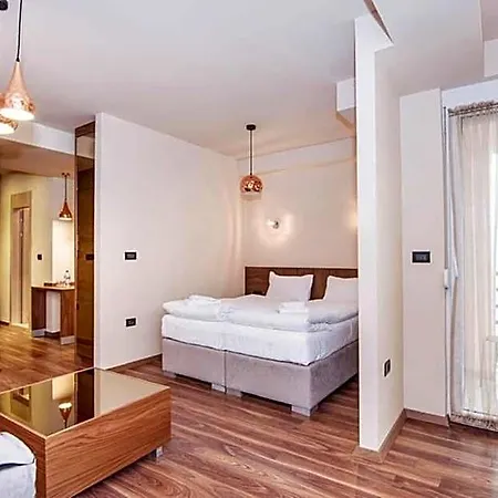 Vlaho Hotel