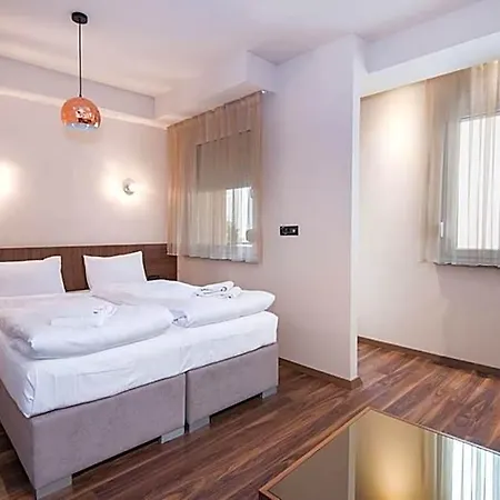Hotel Vlaho 3*