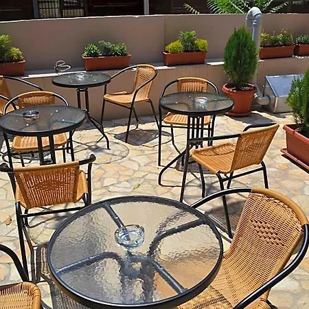 Vlaho Hotel 3*