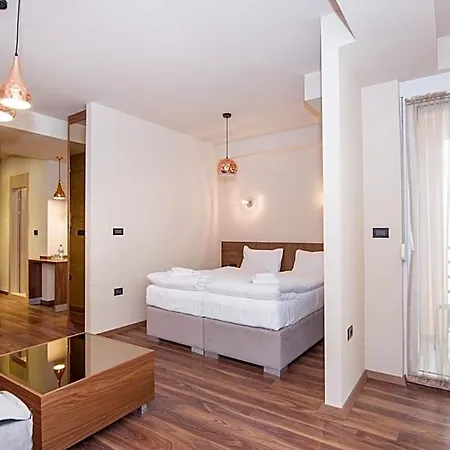 Vlaho Hotel