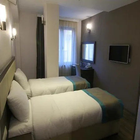 Vlaho Hotel 3*